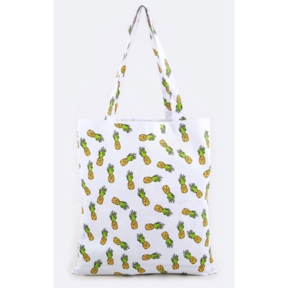 Boutique Handbags - 💥TRENDING💥🍍Pineapple Print Tote Bag🍍